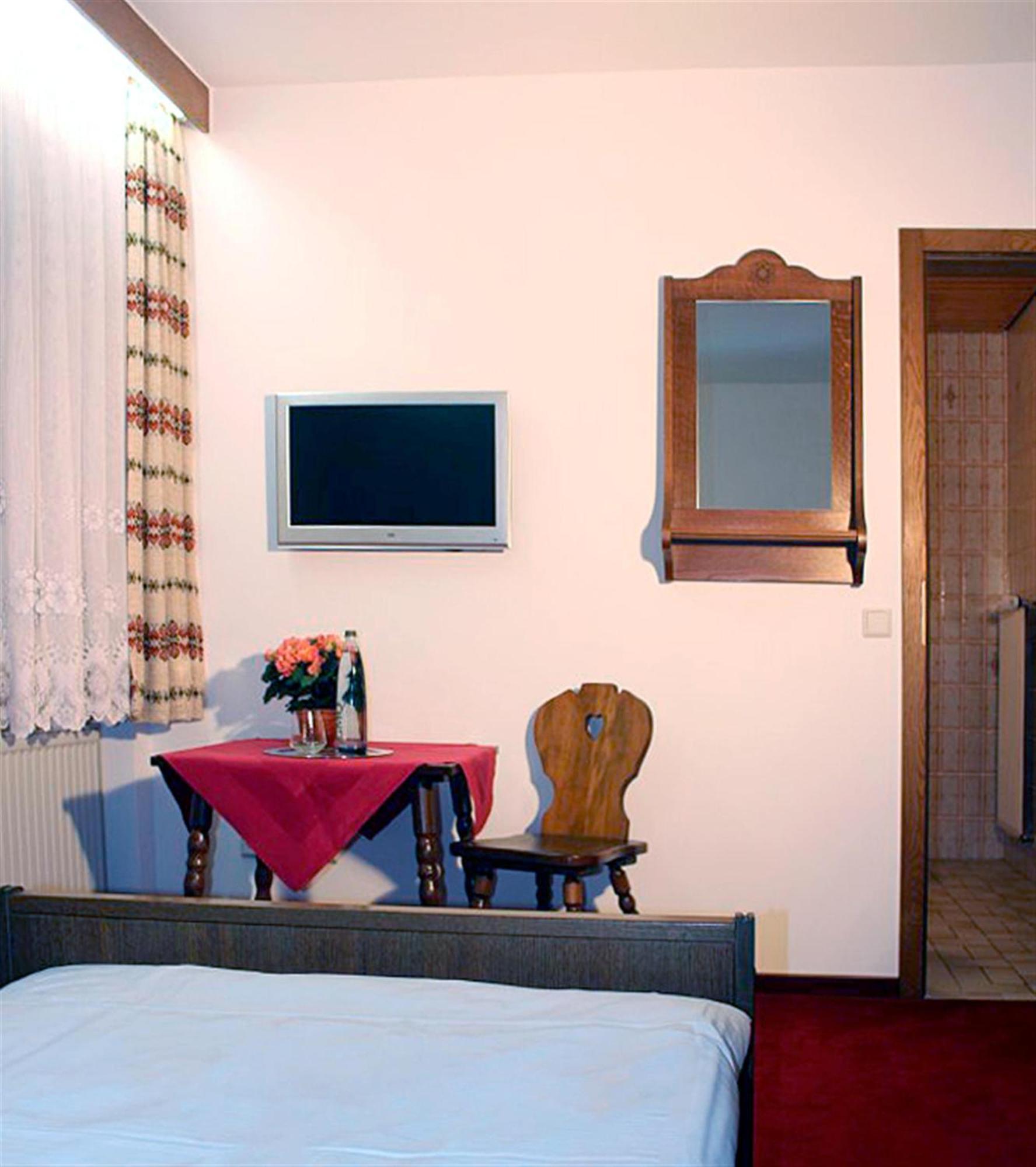 Hotel Restaurant Margaretenhof Überherrn 客房 照片