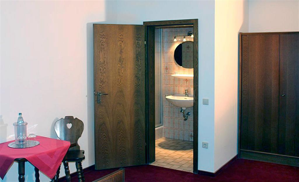 Hotel Restaurant Margaretenhof Überherrn 客房 照片