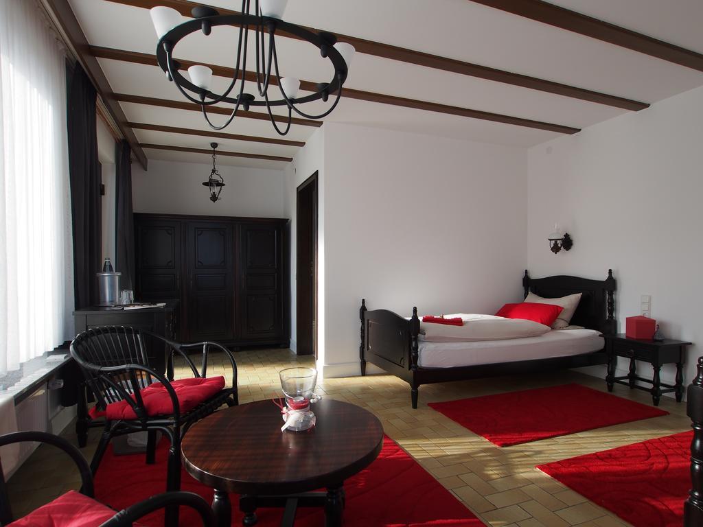 Hotel Restaurant Margaretenhof Überherrn 外观 照片