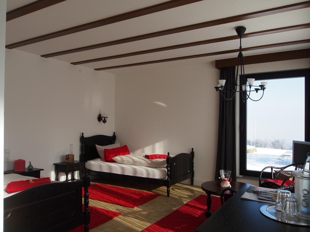 Hotel Restaurant Margaretenhof Überherrn 外观 照片