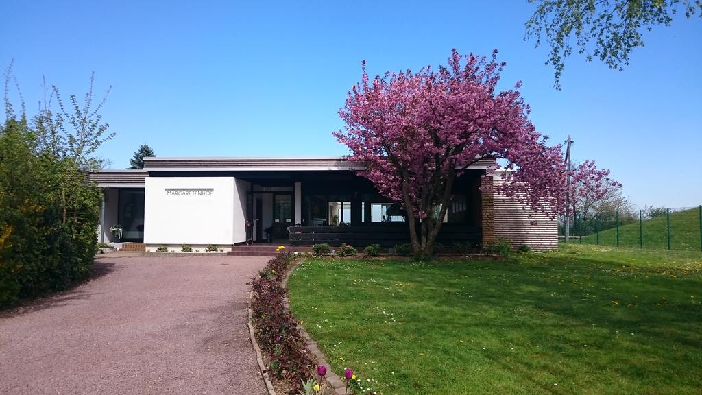 Hotel Restaurant Margaretenhof Überherrn 外观 照片